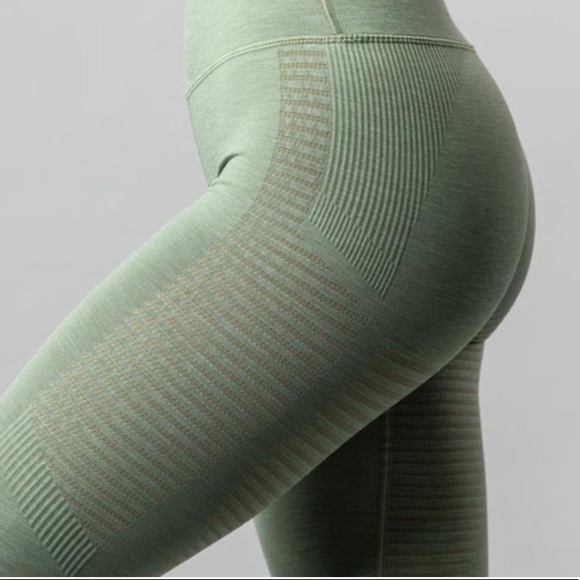 Alphalete Leggings - Picture 2 of 3